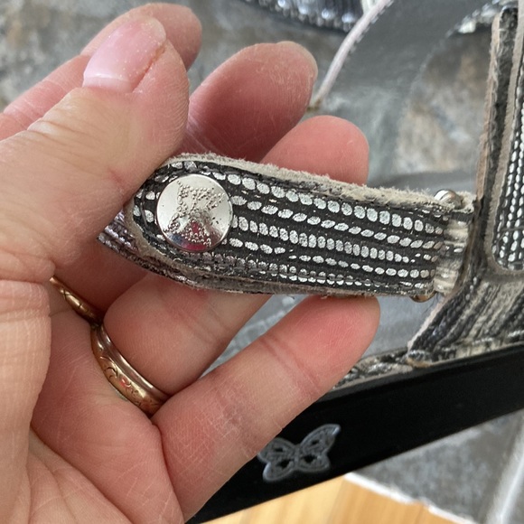 Like New! Alegria Vienna Grey Silver Cream Velcro Sandals 10/40 - Picture 11 of 11